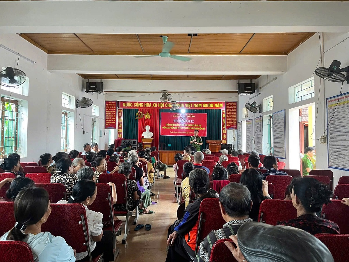Công an xã Xuân Lâm tuyên truyền phổ biến, giáo dục pháp luật