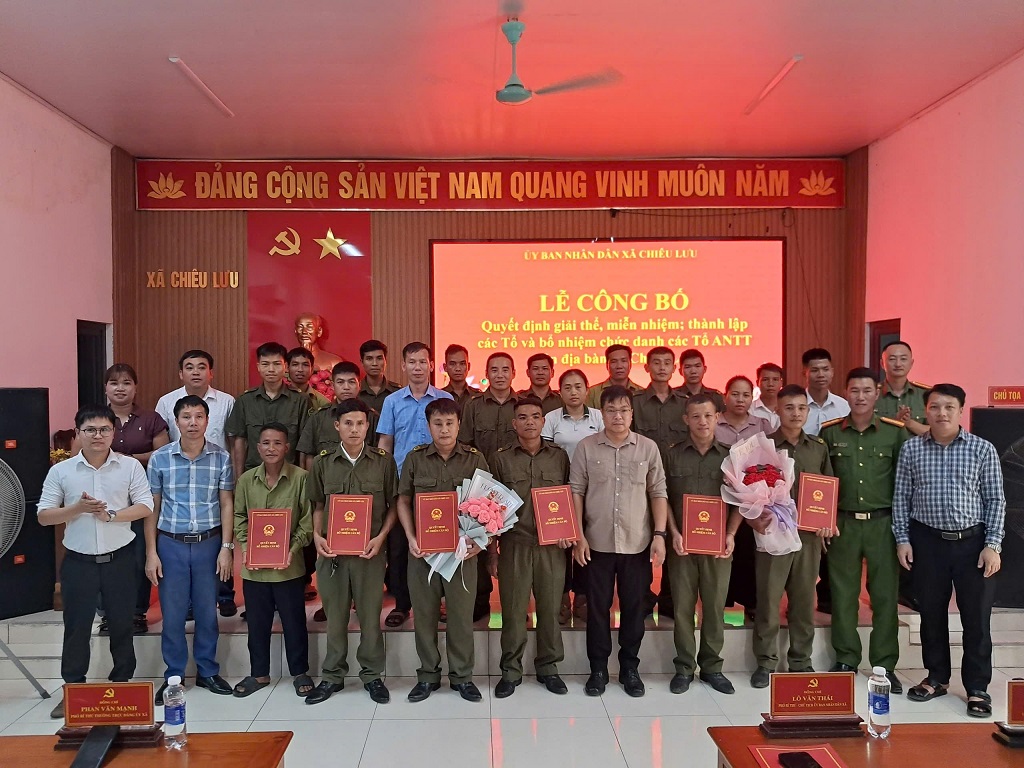 Ra mắt Tổ ANTT ở cơ sở sau kiện toàn