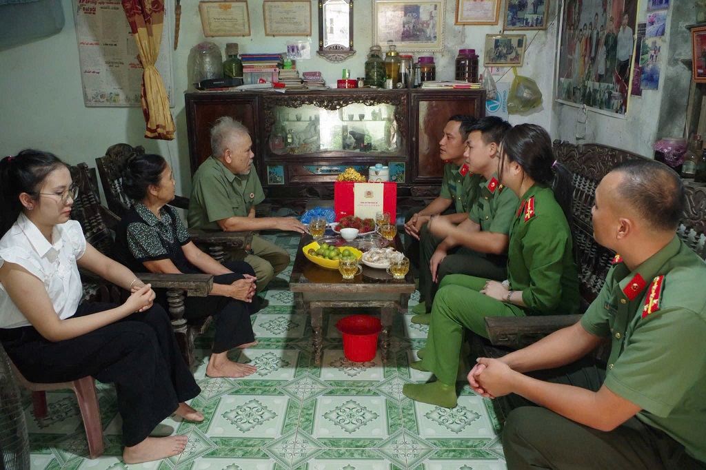 Công an xã tổ chức nhiều hoạt động nhân kỷ niệm 79 năm Ngày Thương binh - Liệt sĩ