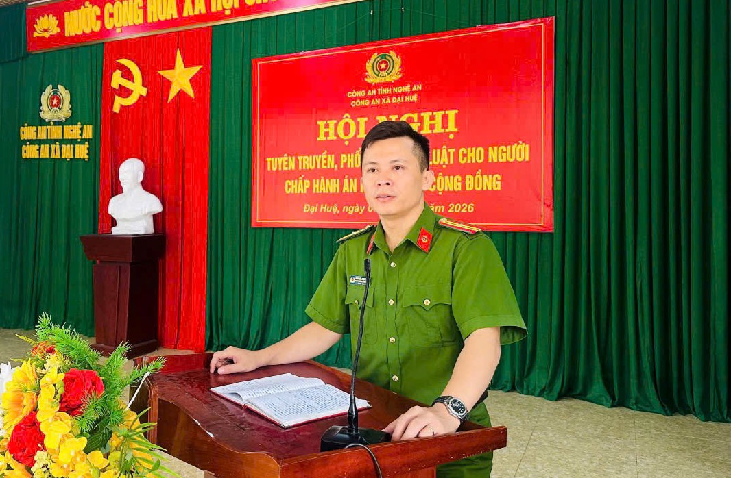 Đại diện Công an xã phát biểu