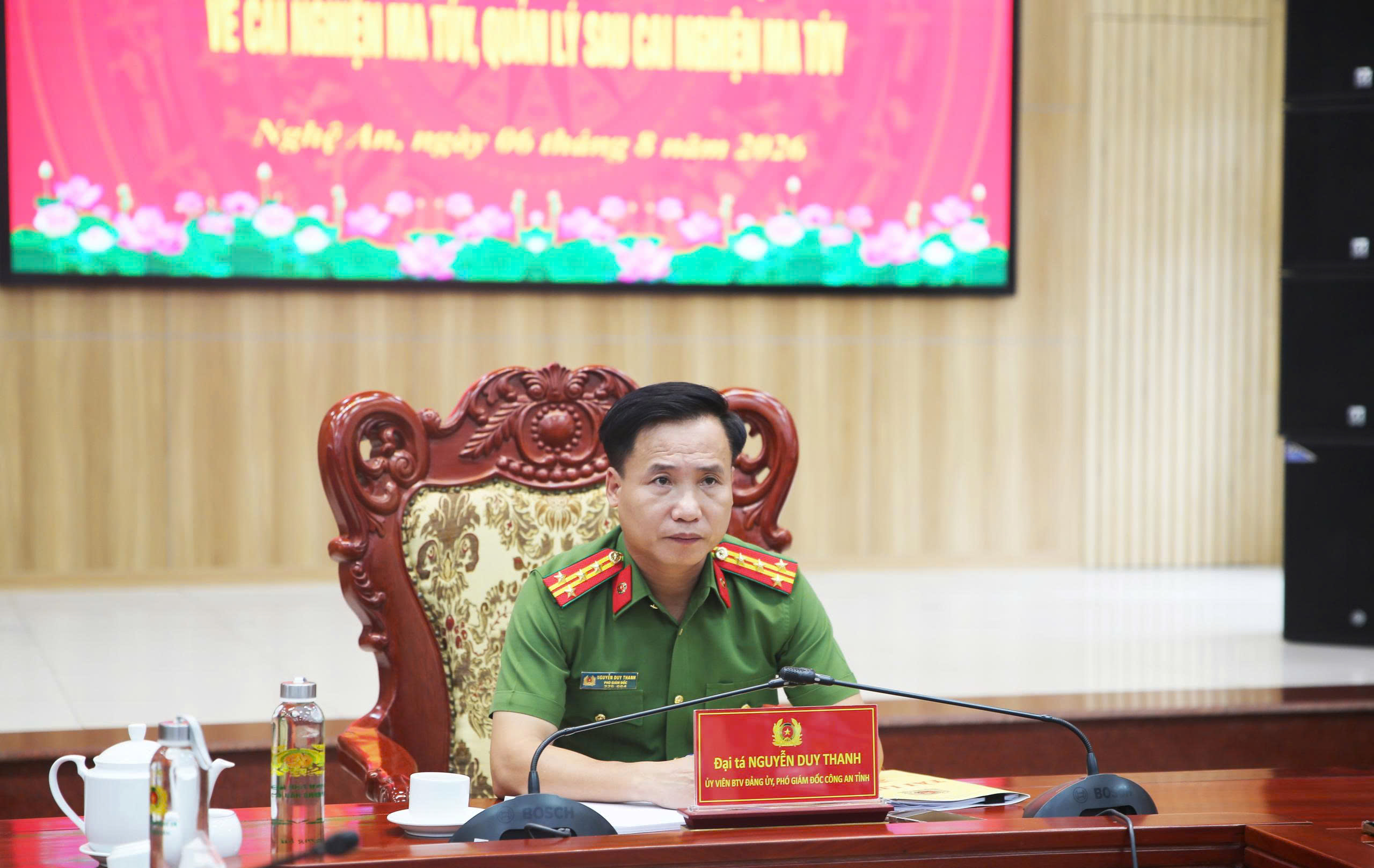 Đồng chí Đại tá Nguyễn Duy Thanh, Ủy viên Ban Thường vụ Đảng ủy, Phó Giám đốc Công an tỉnh chủ trì Hội nghị tại điểm cầu Công an tỉnh Nghệ An
