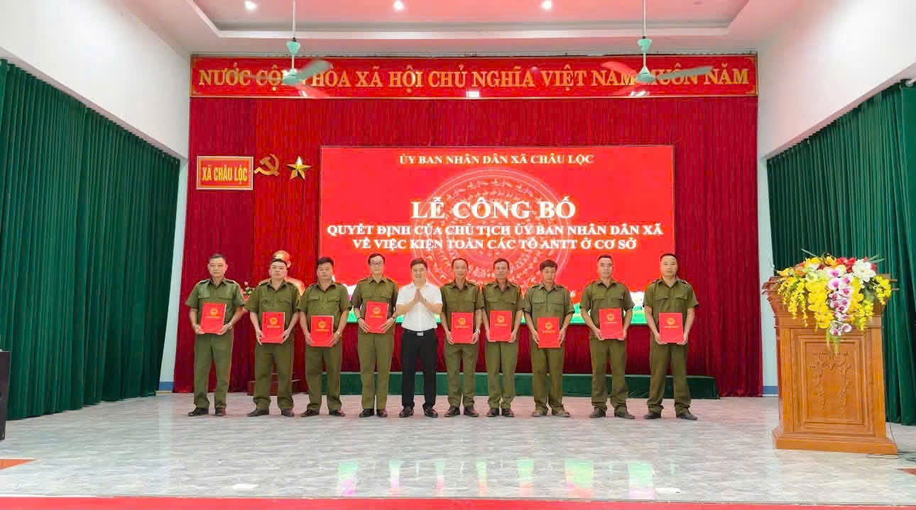Toàn cảnh lễ công bố