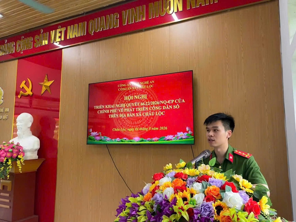 Công an xã phát biểu tại Hội nghị