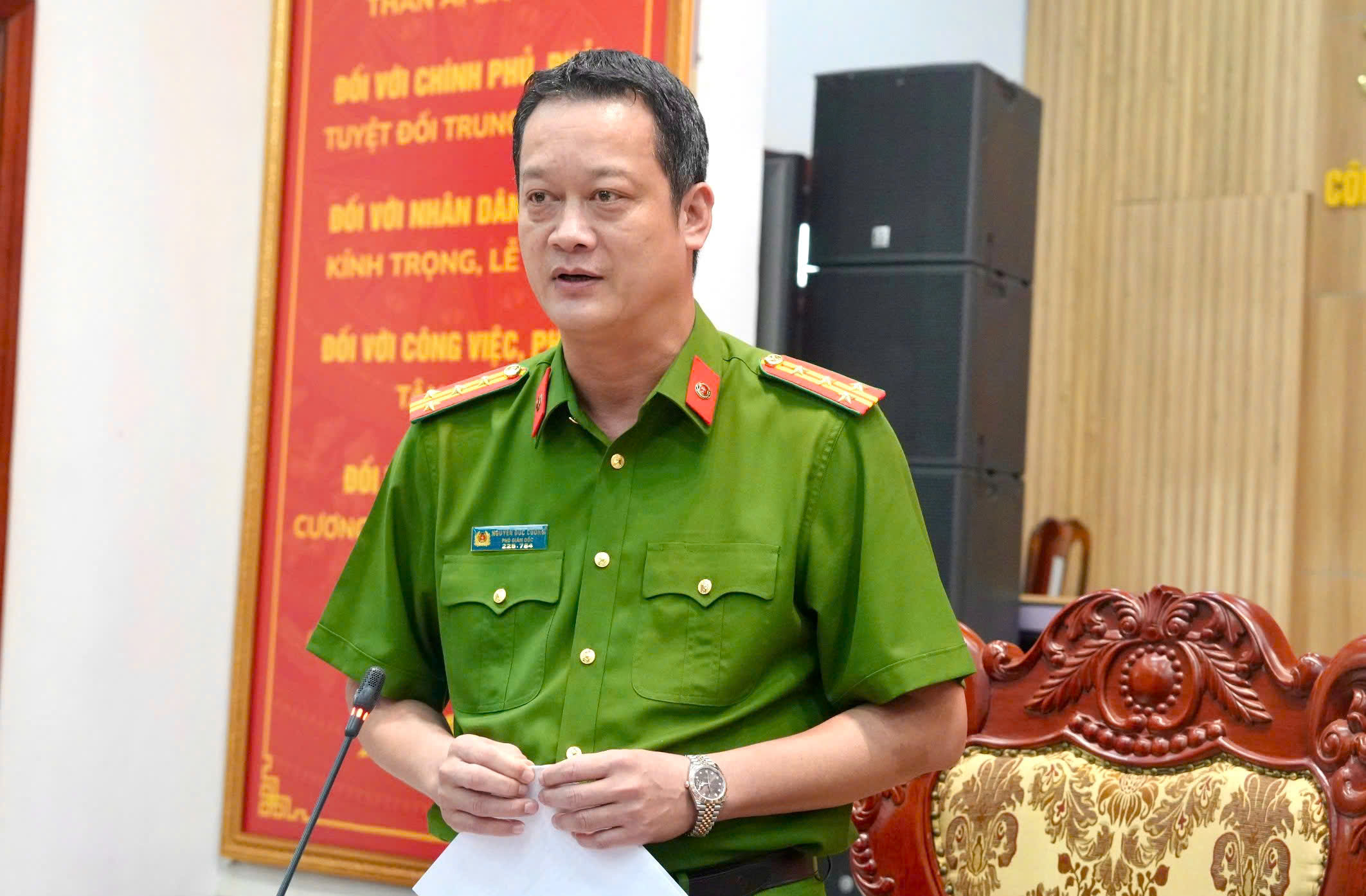 Đồng chí Đại tá Nguyễn Đức Cường, Ủy viên Ban Thường vụ Đảng ủy, Phó Giám đốc Công an tỉnh phát biểu tại buổi làm việc