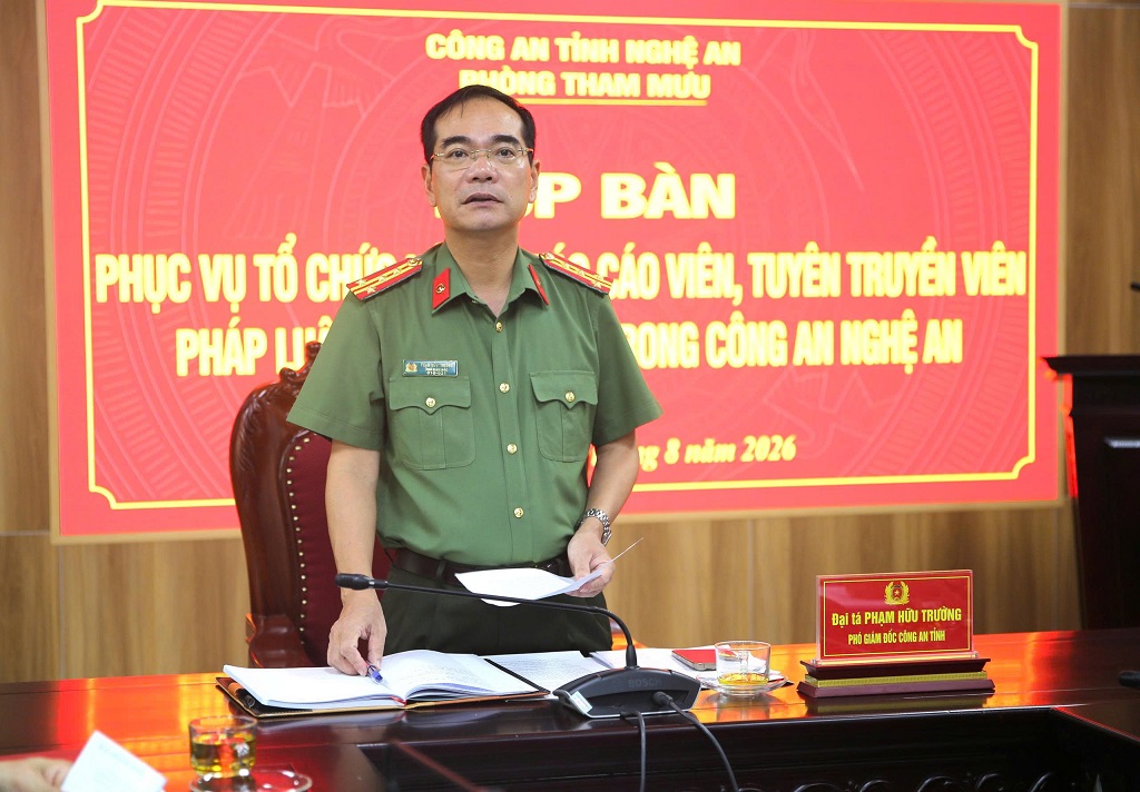 Đồng chí Đại tá Phạm Hữu Trường, Ủy viên Ban Thường vụ Đảng uỷ, Phó Giám đốc Công an tỉnh phát biểu chỉ đạo