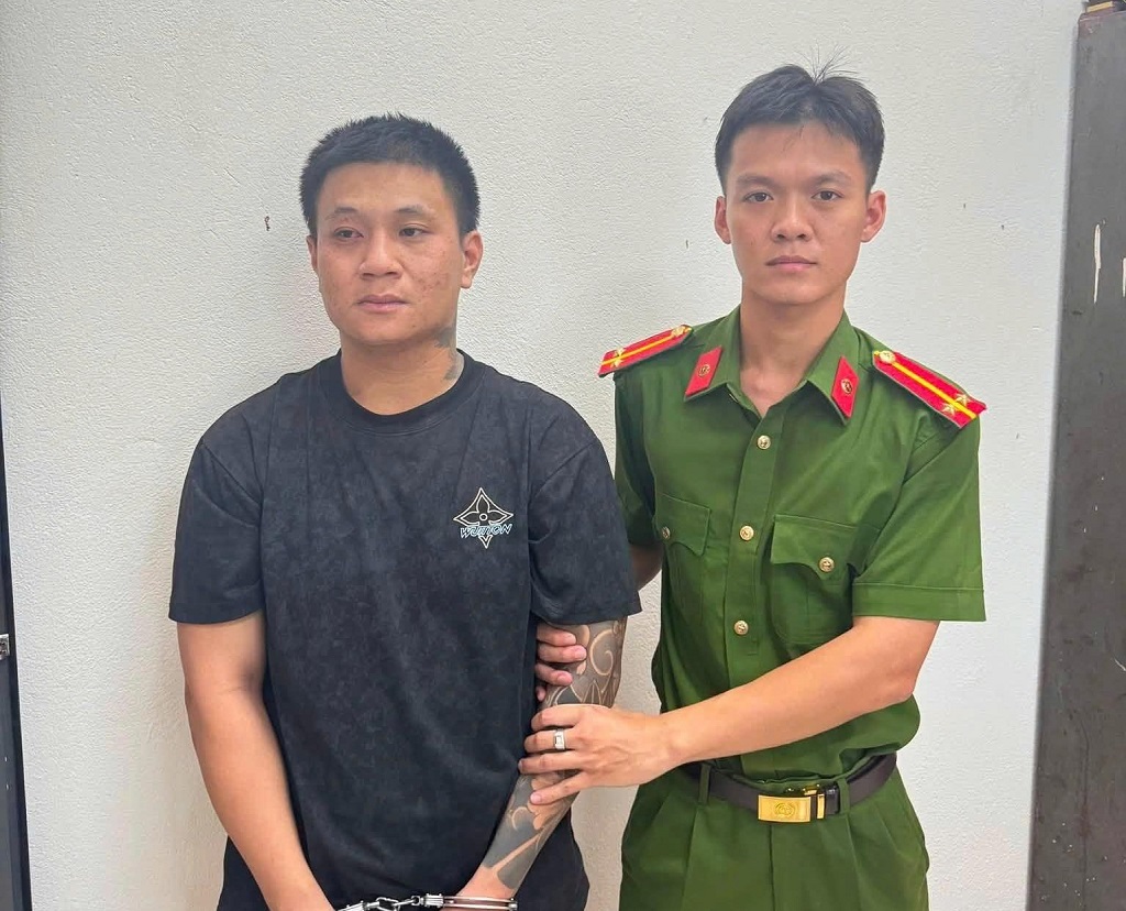 Hai đối tượng tại Cơ quan Công an