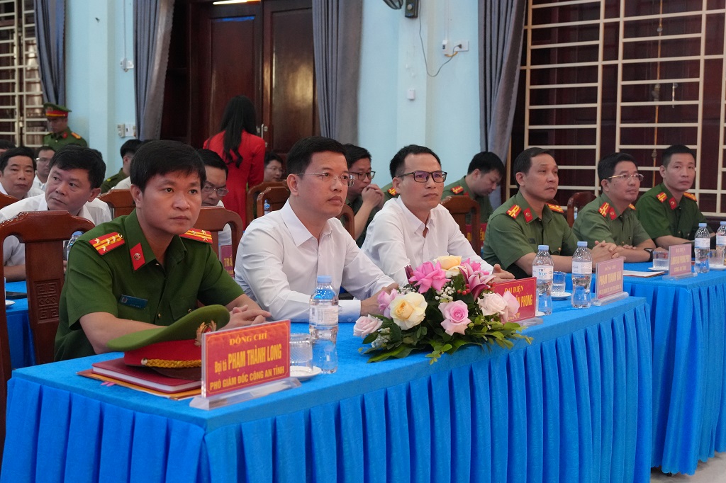 Đại biểu tham dự Ngày hội Toàn dân bảo vệ an ninh Tổ quốc xã Quỳnh Phú.