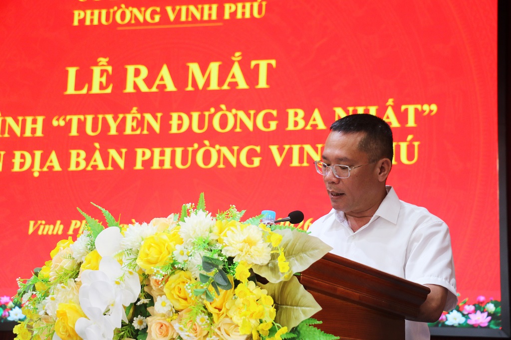Ông Hoàng Năng Hiệp, Phó Chủ tịch UBND phường phát biểu tại buổi lễ 
