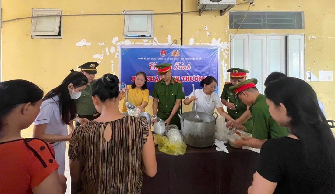 Công an xã Quỳ Châu tổ chức chương trình 