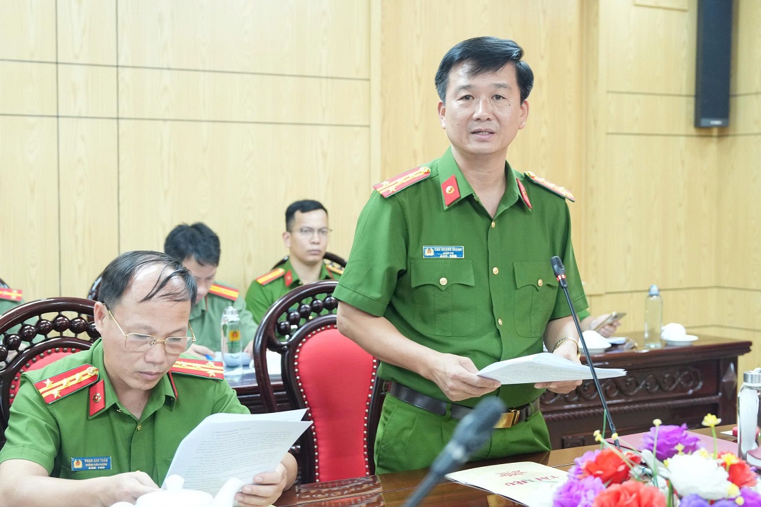 Đồng chí Đại tá Chu Quang Thành, Giám thị Trại tạm giam Công an tỉnh phát biểu