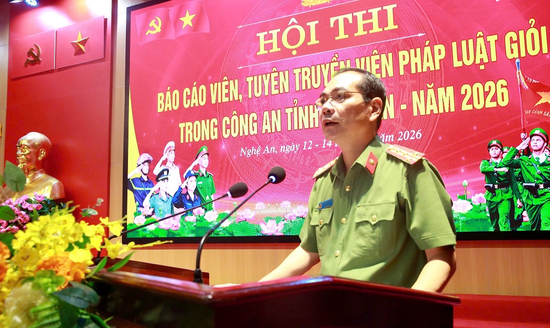 Đồng chí Đại tá Phạm Hữu Trường, Phó Giám đốc Công an tỉnh, Trưởng Ban tổ chức phát biểu