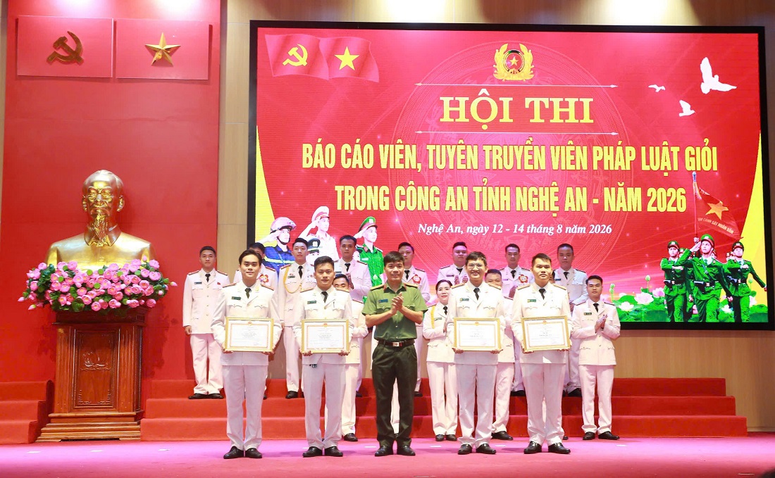 Trao giải Khuyến khích cho các đội thi
