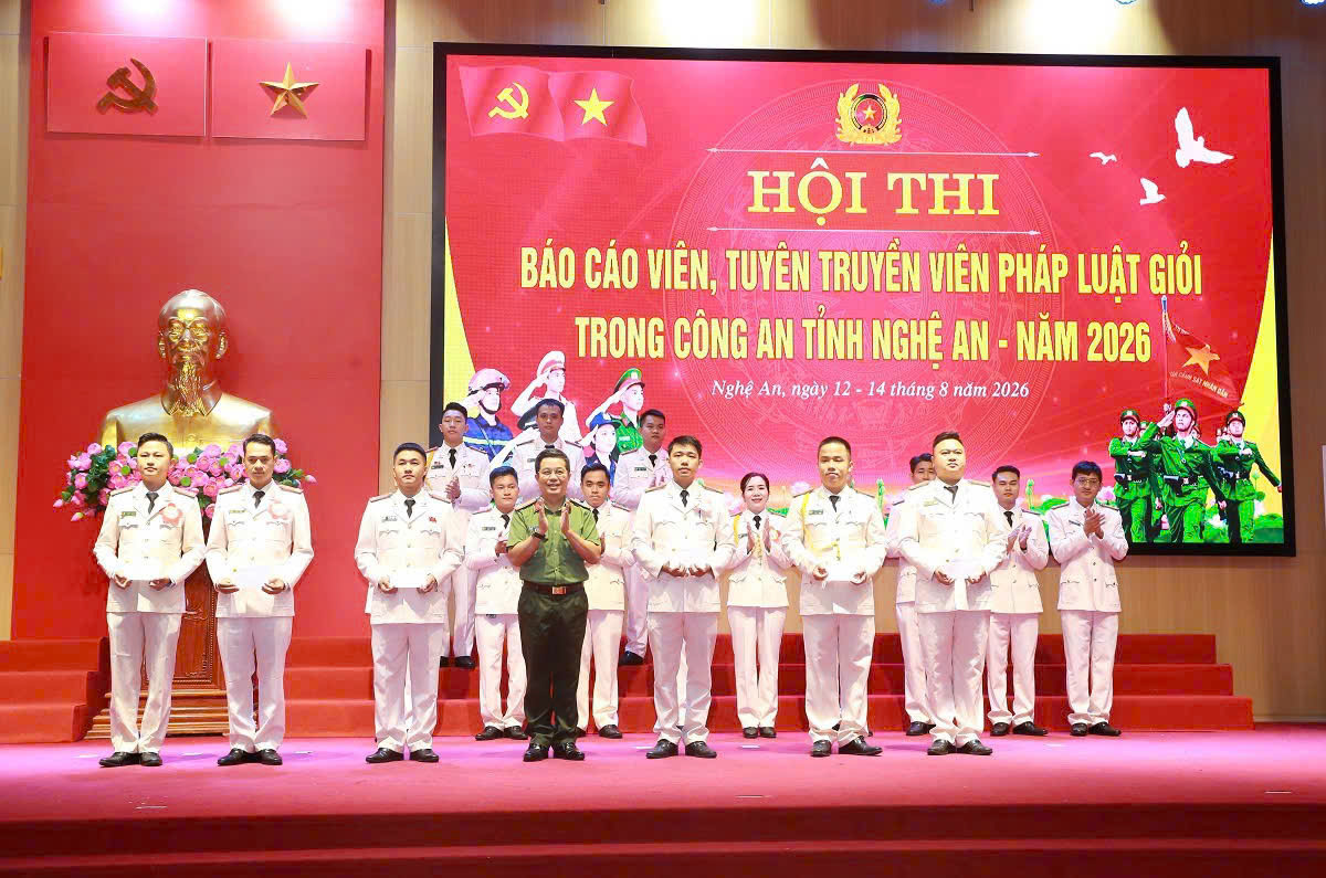 Trao giải phụ cho các đội thi