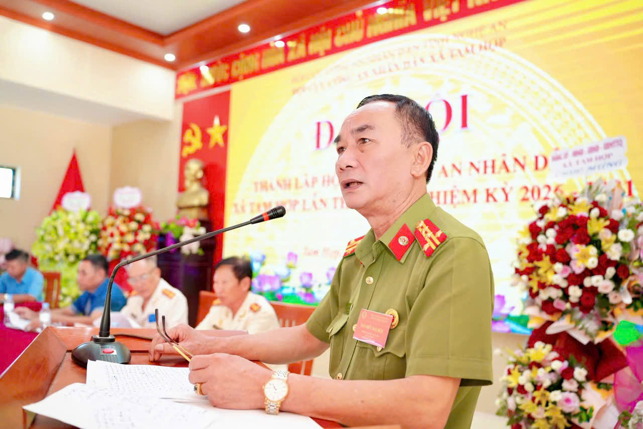 Đại tá Lê Xuân Hoài - Phó chủ tịch thường trực Hội Cựu CAND tỉnh phát biểu tại Hội nghị