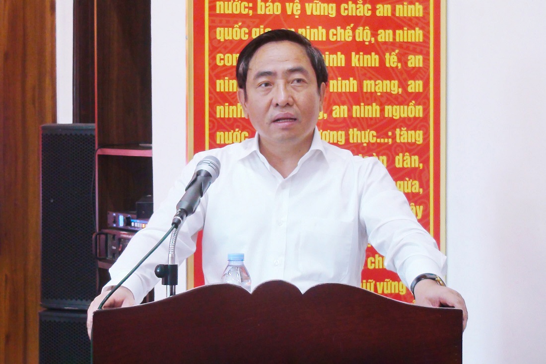 Đồng chí Cao Minh Tú, Phó Bí thư Đảng ủy, Chủ tịch UBND phường Cửa Lò phát biểu tại buổi lễ