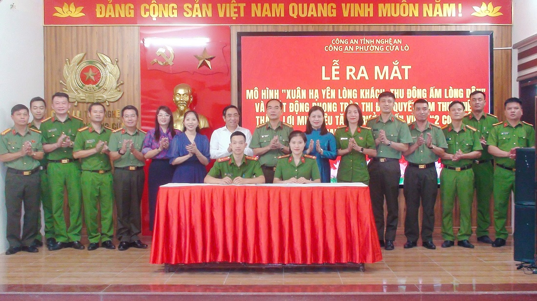 Ký giao ước thi đua thực hiện mô hình