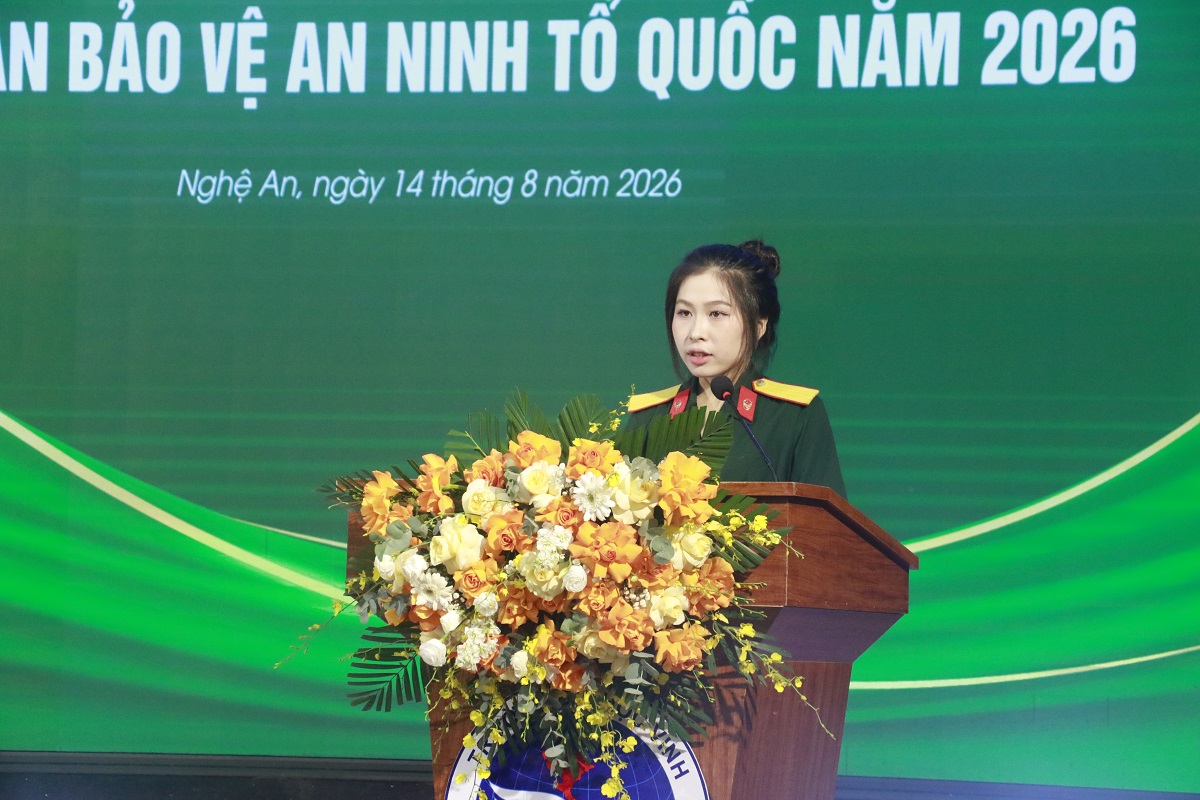 Đại diện sinh viên, học viên Trường Đại học Vinh phát biểu hưởng ứng Ngày hội