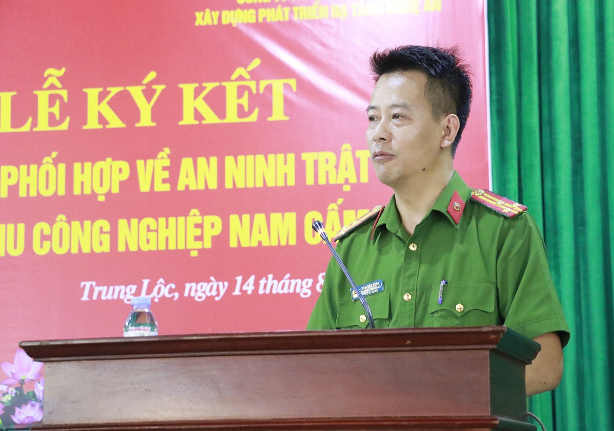 Đồng chí Thượng tá Thái Văn Khoa, Trưởng Công an xã Trung Lộc phát biểu