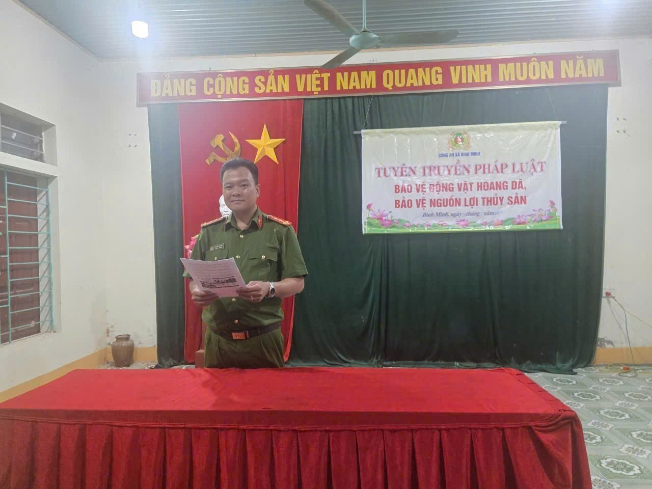 Công an xã tuyên truyền, phổ biến pháp luật