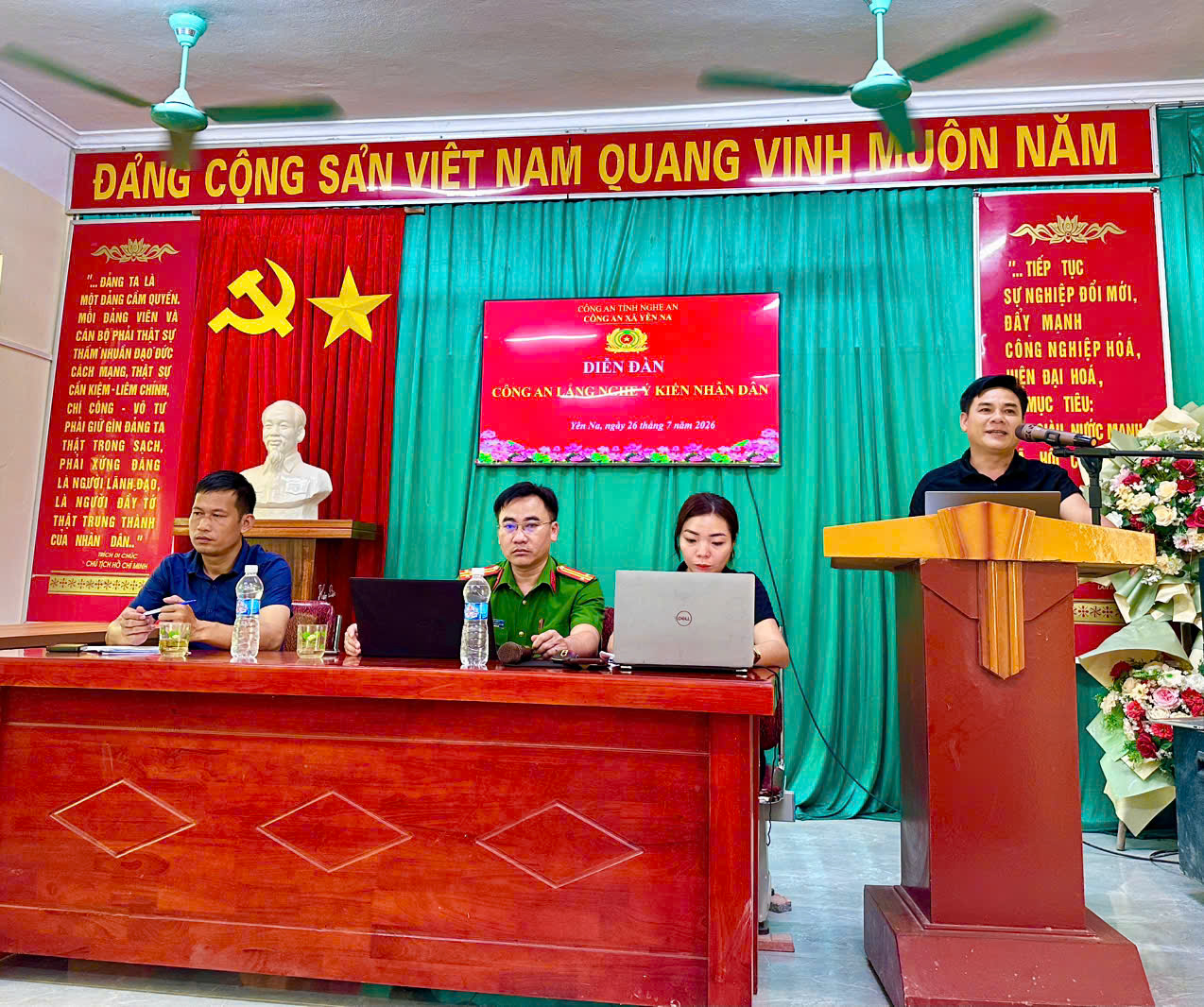 Tại Diễn đàn