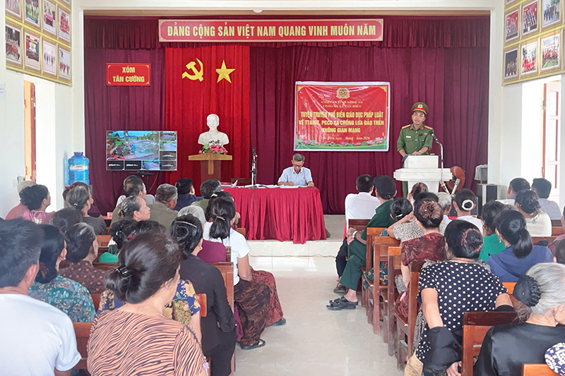 Toàn cảnh buổi tuyên truyền