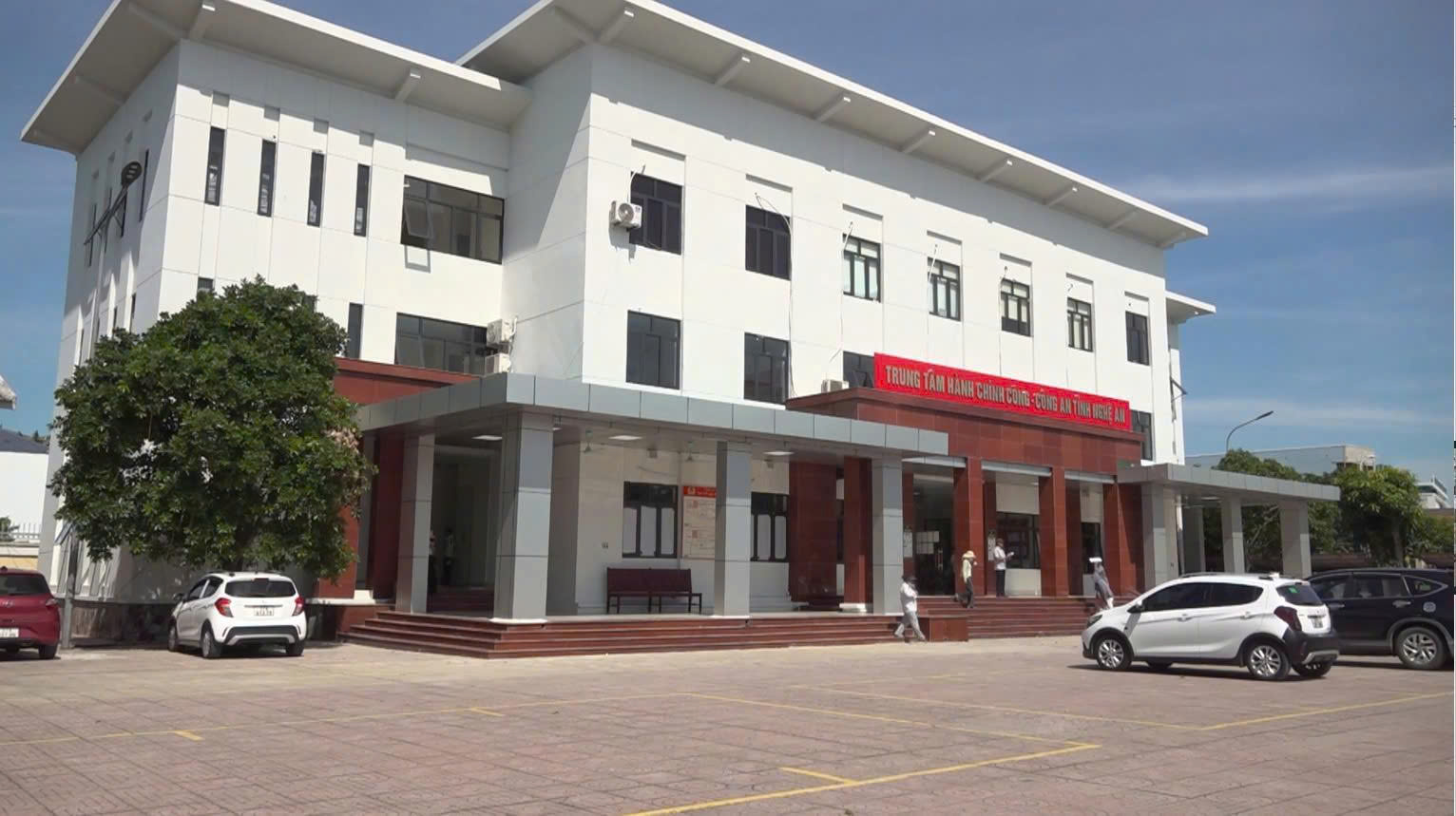 Trung tâm hành chính công Công an tỉnh Nghệ An (địa chỉ số 108, đường Hoàng Phan Thái, phường Vinh Phú)