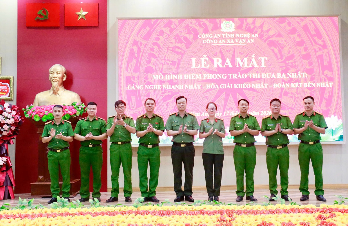 Các thành viên Ban chỉ đạo ra mắt