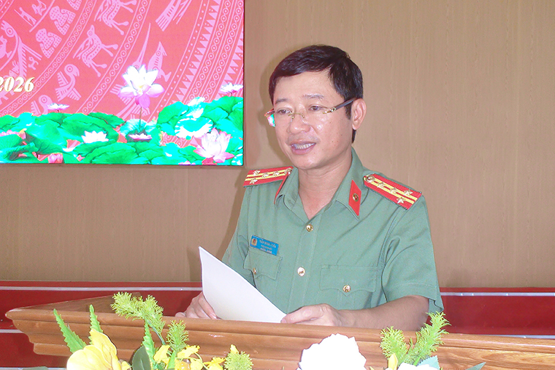 Đồng chí Đại tá Trần Ngọc Tuấn, Ủy viên Ban Thường vụ Đảng ủy, Phó Giám đốc Công an tỉnh phát biểu chỉ đạo tại Ngày hội