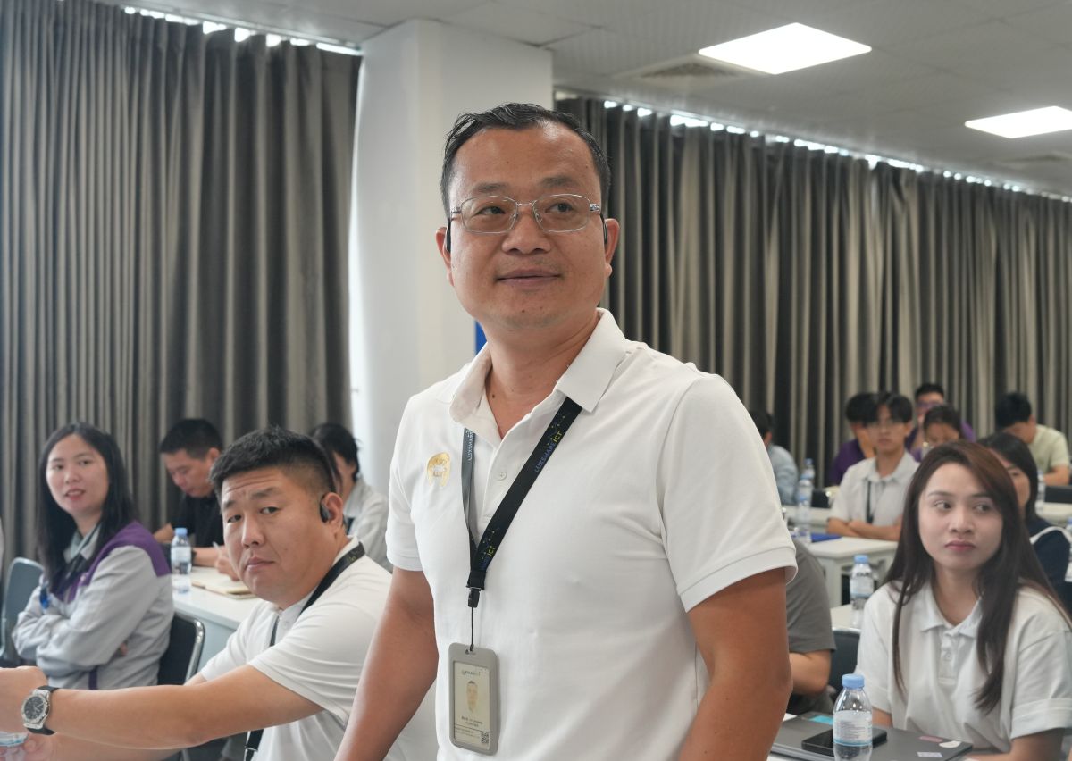 Người lao động tại Luxshare Nghệ An đặt câu hỏi liên quan đến xuất nhập cảnh, cư trú