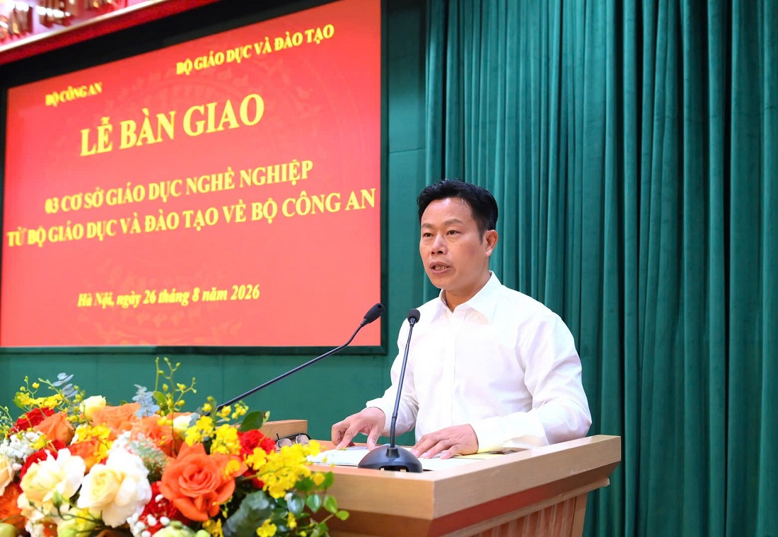 Đồng chí Lê Quân, Thứ trưởng Bộ Giáo dục và Đào tạo phát biểu tại Hội nghị