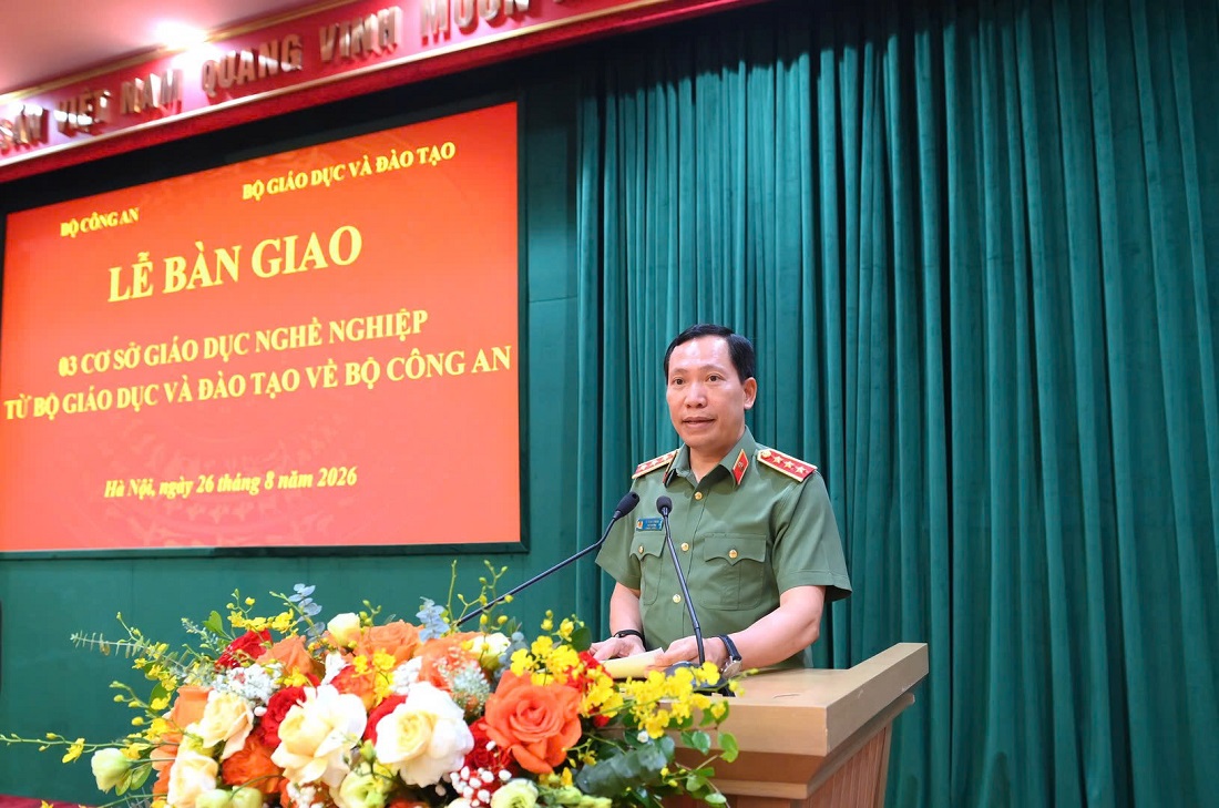 Đồng chí Thượng tướng Lê Văn Tuyến, Thứ trưởng Bộ Công an phát biểu chỉ đạo tại Hội nghị