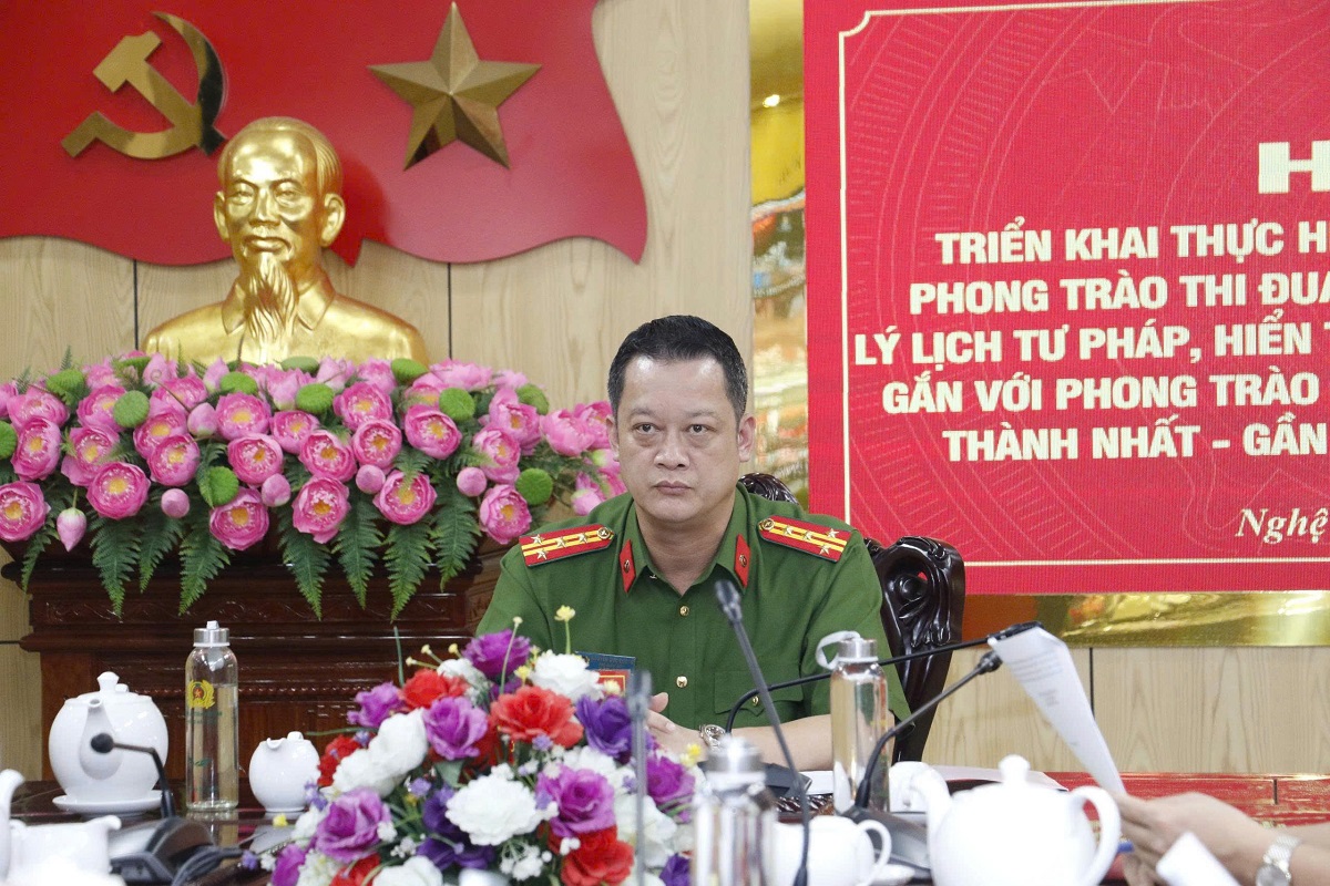 Đồng chí Đại tá Nguyễn Đức Cường, Ủy viên Ban Thường vụ Đảng ủy, Phó Giám đốc Công an tỉnh chủ trì Hội nghị tại điểm cầu Công an tỉnh Nghệ An
