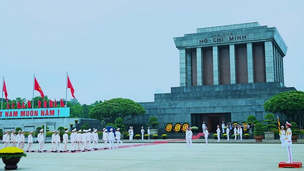 Đoàn đại biểu Đảng ủy Công an Trung ương, Bộ Công an vào Lăng viếng Chủ tịch Hồ Chí Minh