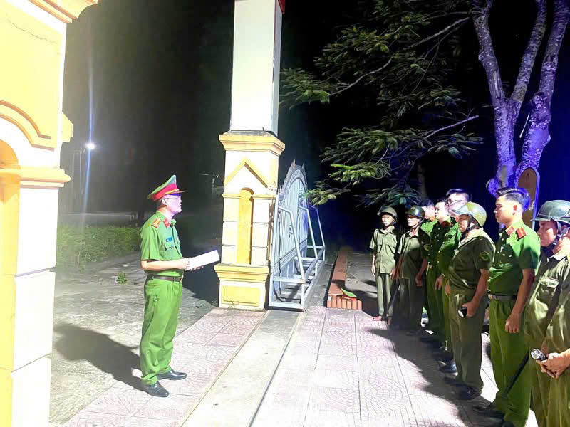 Công an xã tuần tra, bảo đảm an ninh, trật tự dịp Lễ Quốc khánh
