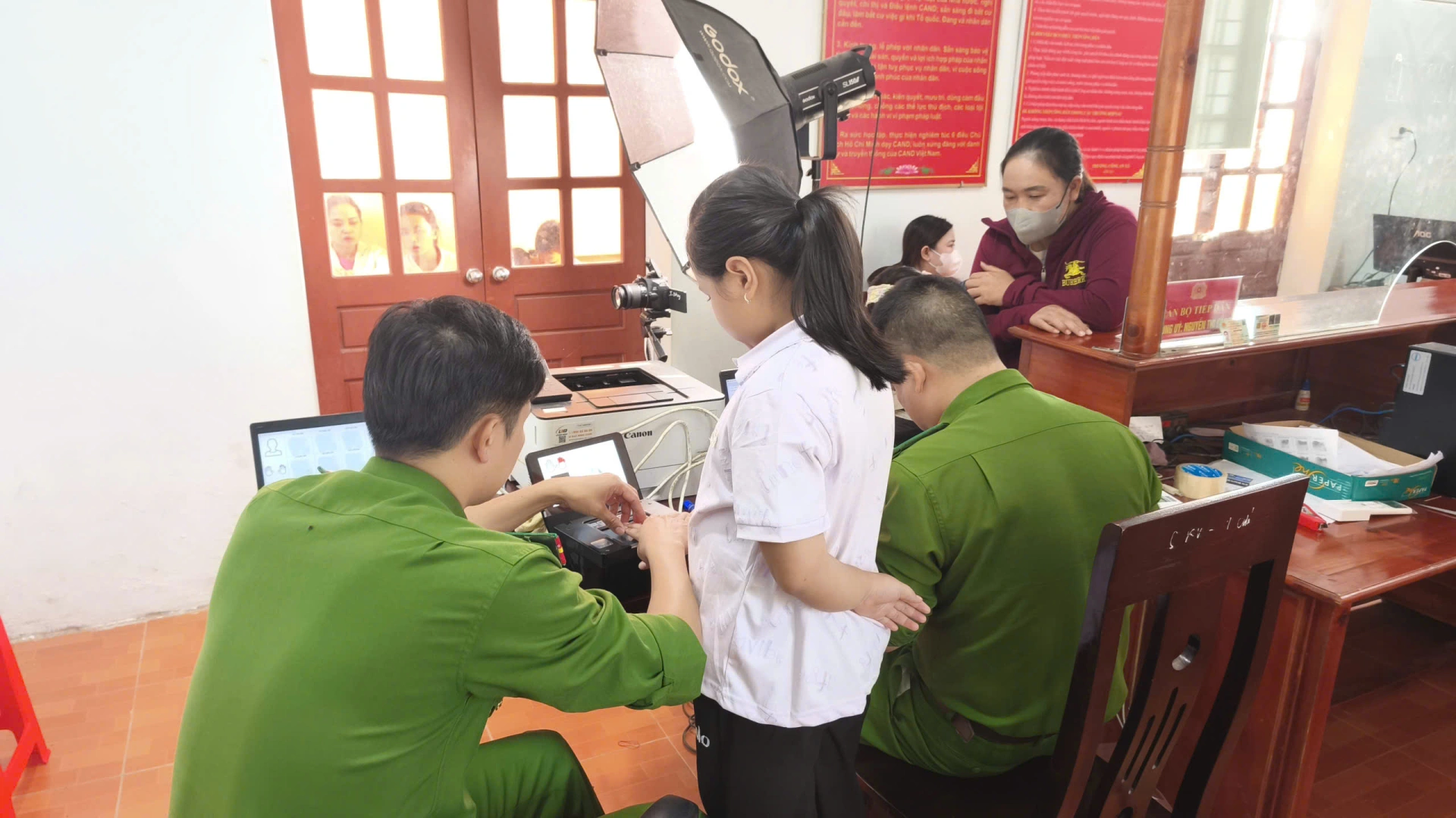 Công an xã Bạch Ngọc duy trì tiếp công dân xuyên kỳ nghỉ lễ Quốc khánh