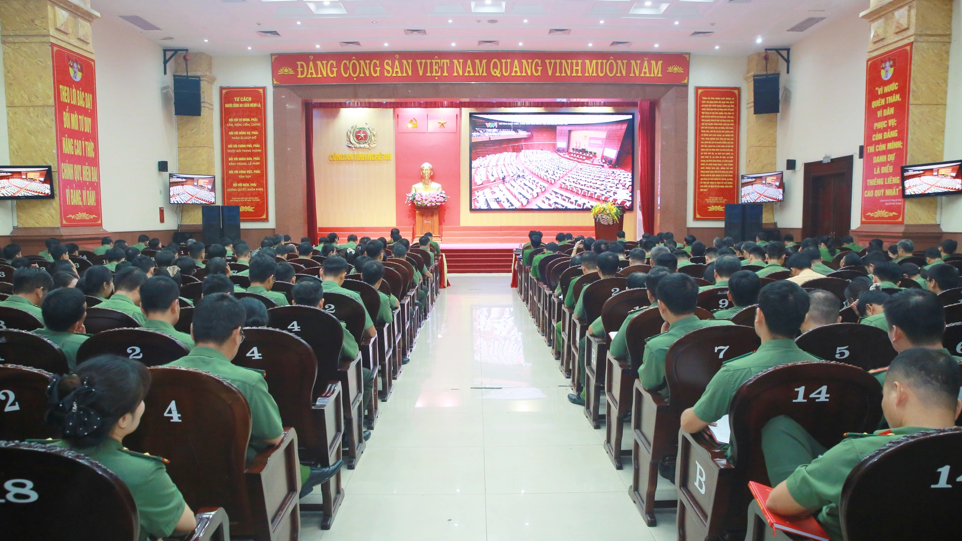 Hội nghị toàn quốc quán triệt một số Nghị quyết, Chỉ thị của Bộ Chính trị