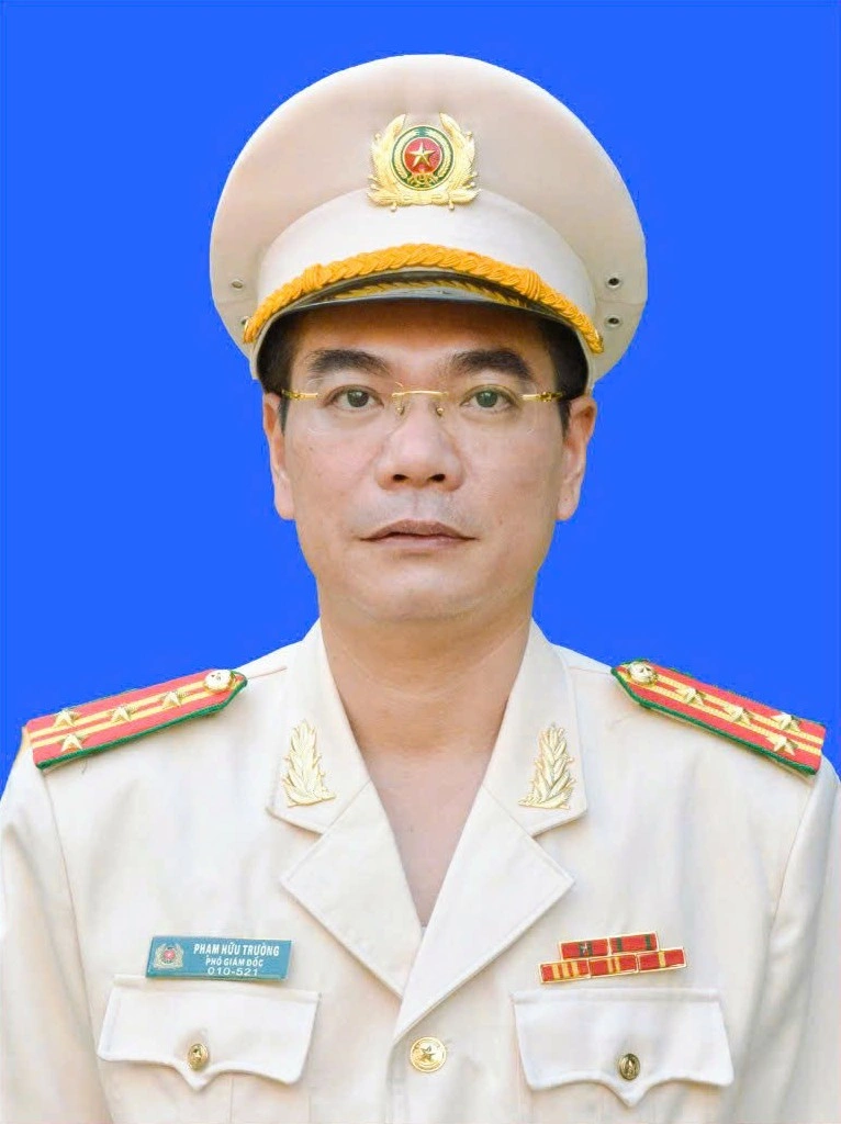 Đồng chí: Phạm Hữu Trường
Năm sinh: 1975
Quê quán: tỉnh Nghệ An.
Chức vụ: Phó Giám đốc Công an tỉnh Nghệ An (T6/2026 đến nay)