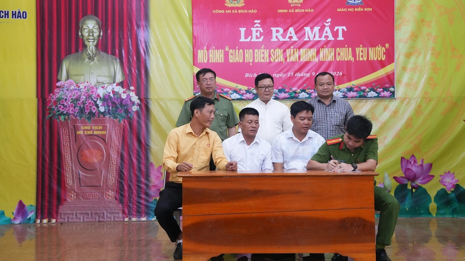 Xã Bích Hào ra mắt mô hình “Giáo họ Điền Sơn văn minh, kính Chúa, yêu nước”