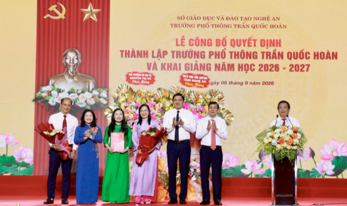 Đồng chí Đại tá Trần Ngọc Tuấn dự Lễ công bố Quyết định thành lập Trường Phổ thông Trần Quốc Hoàn và khai giảng năm học mới 2026 -2027