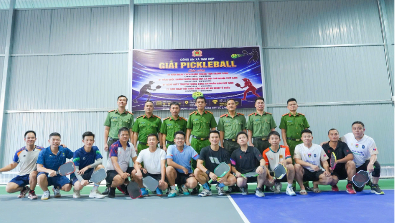 Sôi nổi giải pickleball Công an xã Tam Hợp năm 2026
