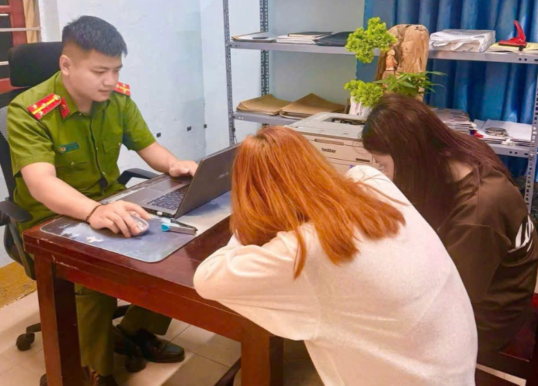 Công an xã Yên Na đưa 2 thiếu niên trở về nhà an toàn sau 03 tháng