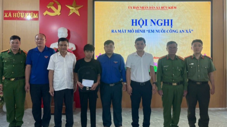 Xã Hữu Kiệm: ra mắt mô hình “Em nuôi Công an xã”