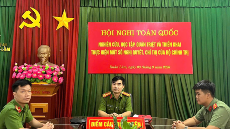 Chi bộ Công an xã Xuân Lâm tham gia Hội nghị nghiên cứu, học tập, quán triệt nghị quyết của Bộ Chính trị với hình thức trực tuyến