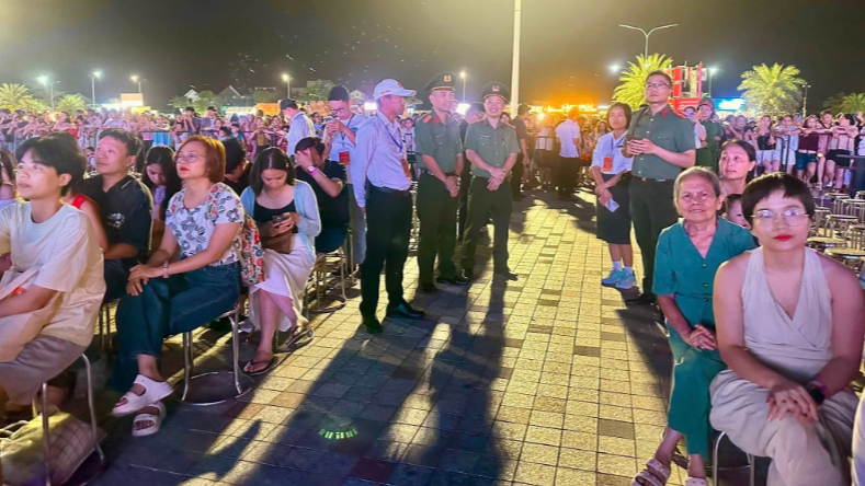 Công an phường Cửa Lò bảo đảm ANTT chương trình nghệ thuật “Âm vang tổ quốc”