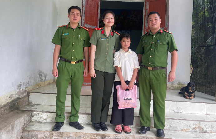 Đồng hành cùng “em nuôi của Đoàn, Hội” đến trường