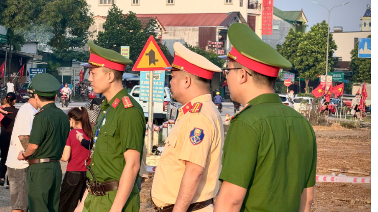 Công an xã Anh Sơn bảo đảm ANTT dịp khai giảng