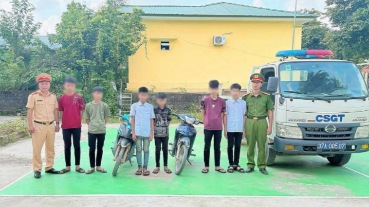 Xác minh, xử lý nghiêm hành vi điều khiển xe mô tô bằng một bánh