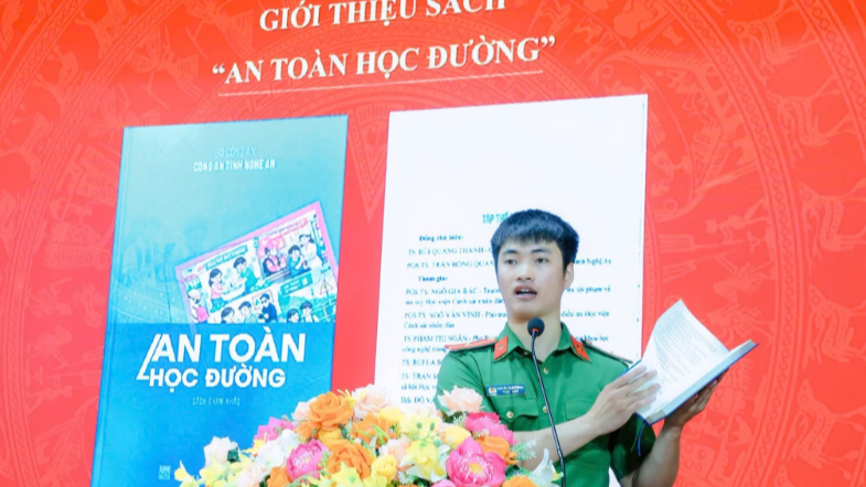 Giới thiệu, tuyên truyền nội dung sách “An toàn trường học”