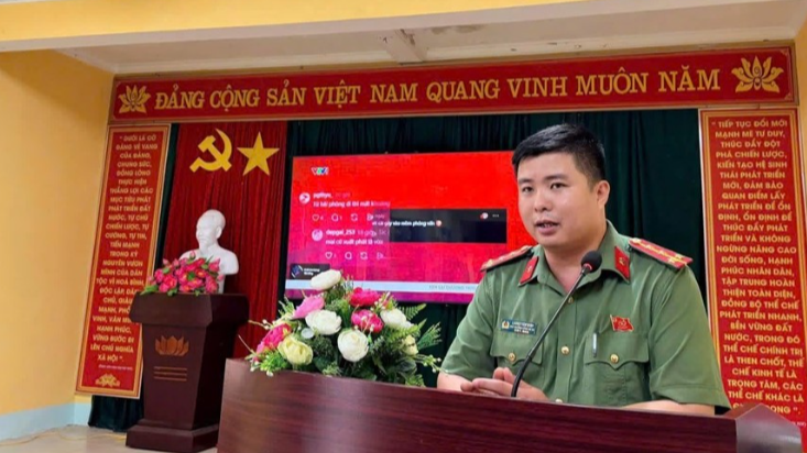 Công an xã Hùng Chân tuyên truyền, nhận diện thông tin xấu độc trên không gian mạng