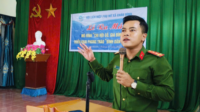 Công an xã Châu Bình ra mắt mô hình “Chi hội số, gia đình số”